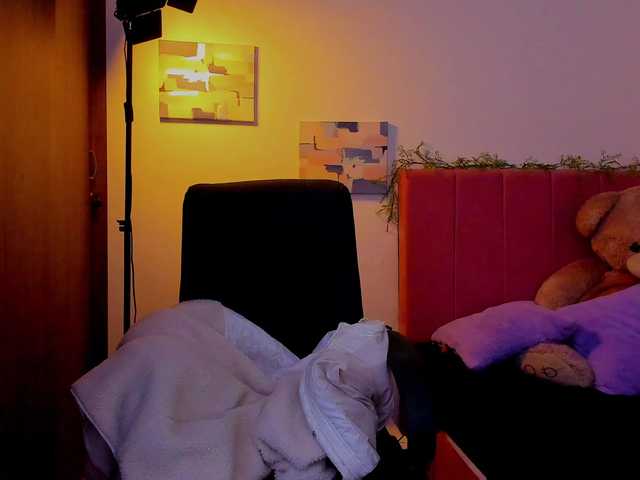 LauraR's BongaCams show and profile