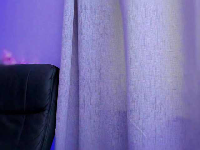 LauraR's BongaCams show and profile