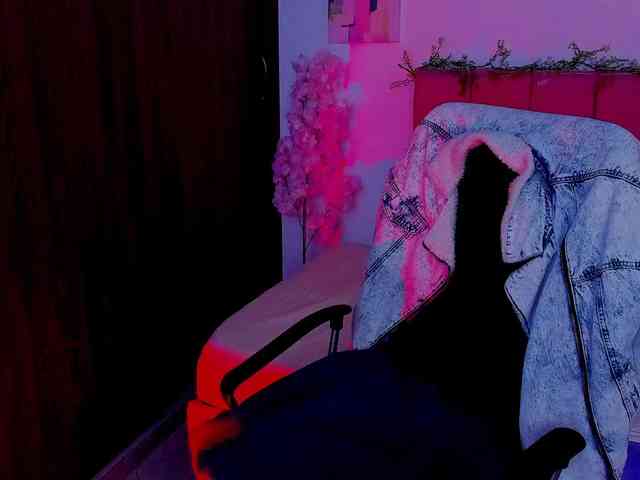 LauraR webcam