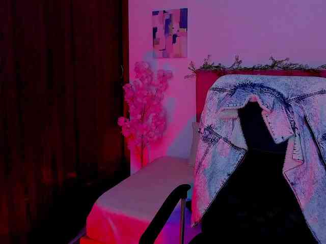 LauraR webcam