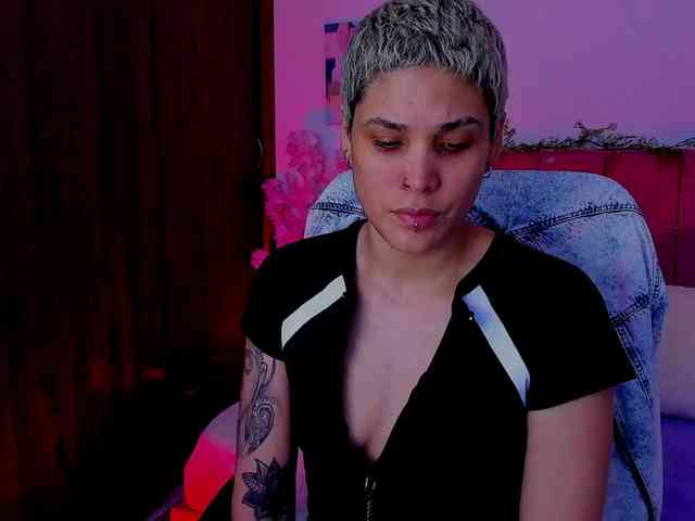 LauraR webcam