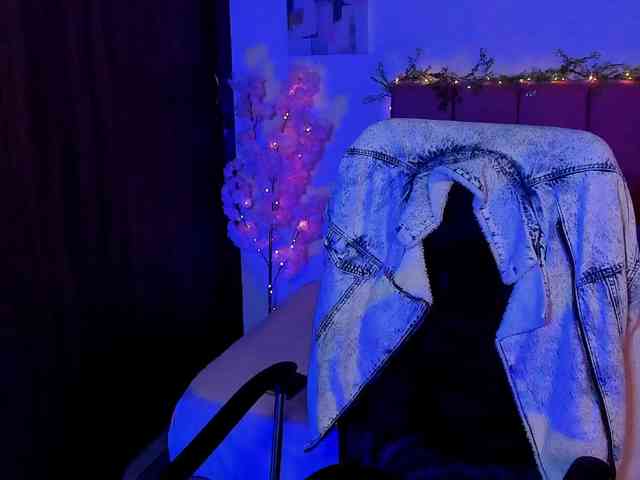 LauraR webcam