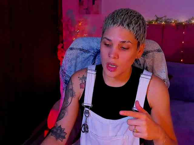 LauraR webcam