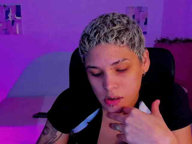 LauraR webcam
