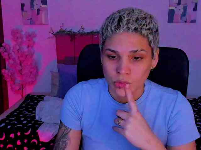 LauraR webcam