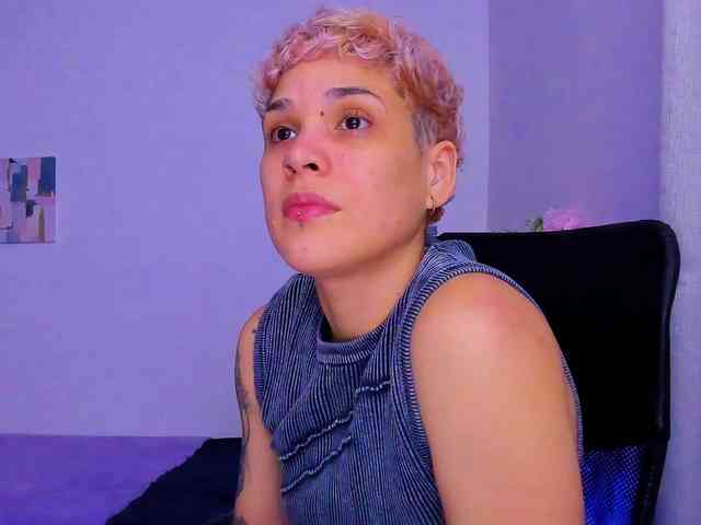 LauraR webcam