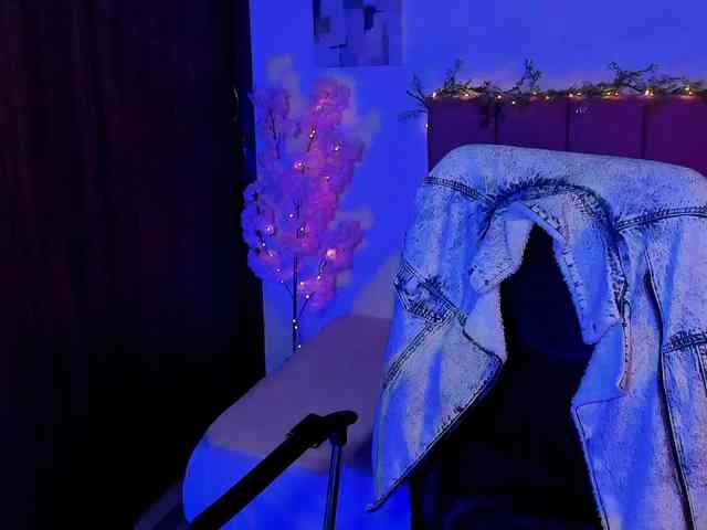 LauraR webcam
