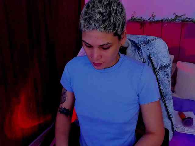 LauraR webcam