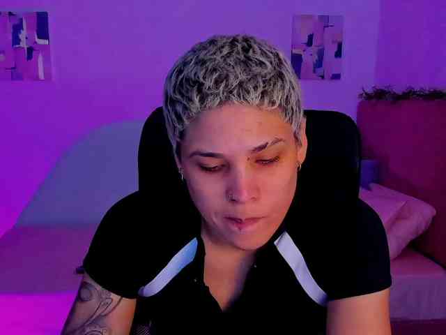 LauraR webcam