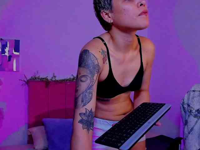LauraR webcam