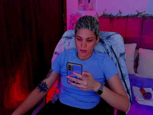 LauraR webcam