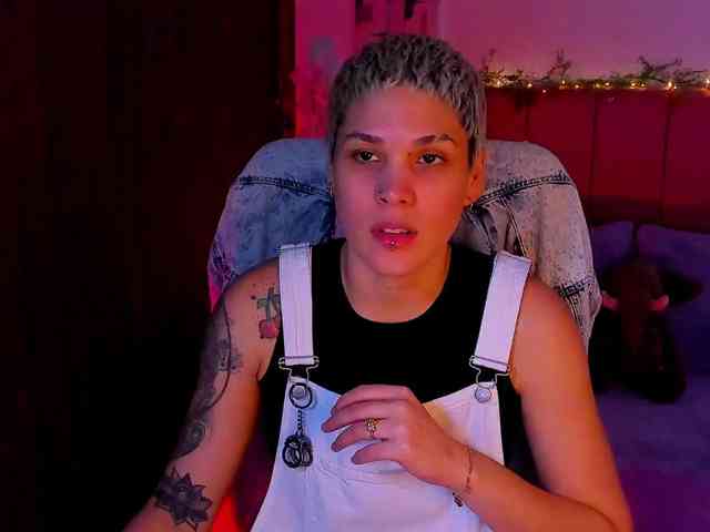 LauraR webcam