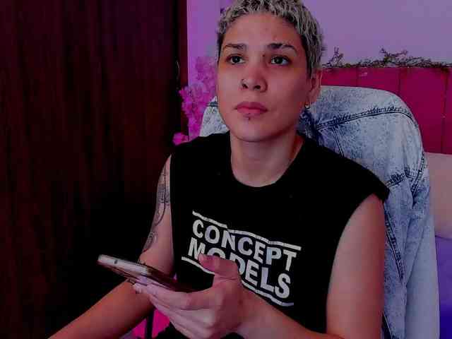 LauraR webcam
