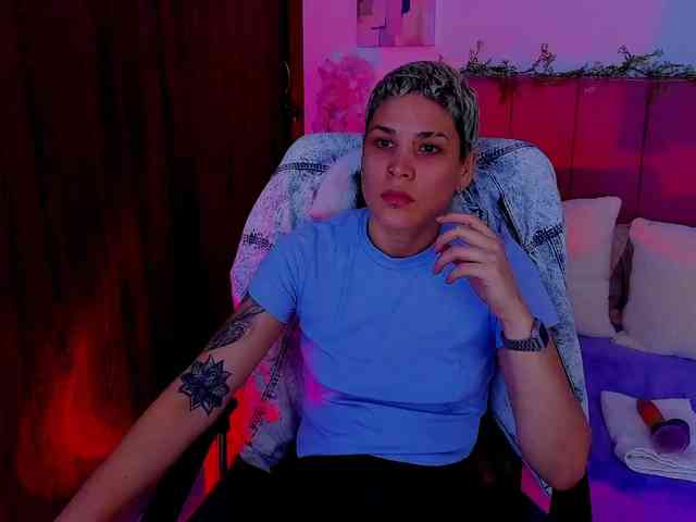 LauraR webcam