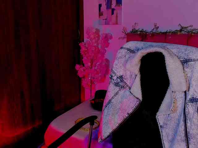 LauraR webcam