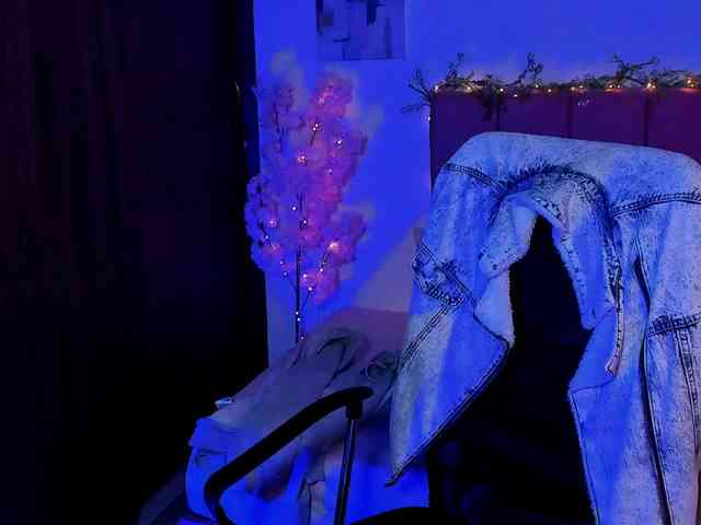 LauraR webcam