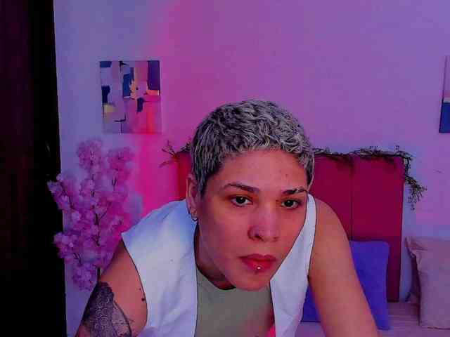 LauraR webcam