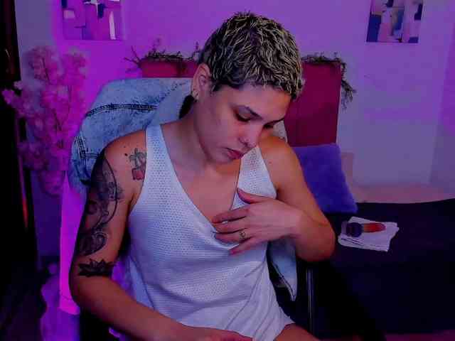 LauraR webcam