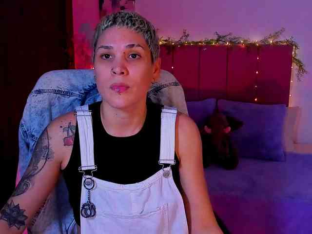 LauraR webcam