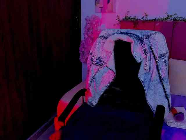 LauraR webcam
