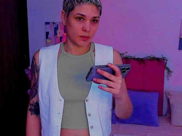 LauraR webcam