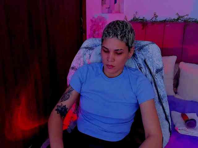 LauraR webcam