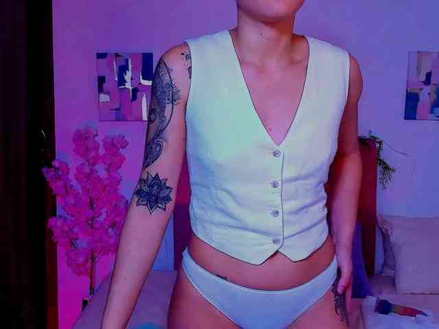 LauraR webcam