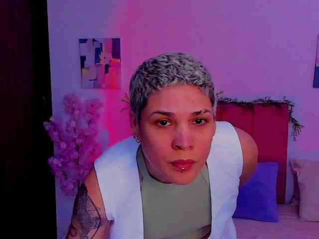 LauraR webcam