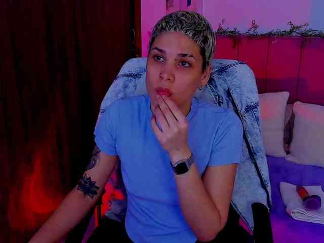 LauraR webcam