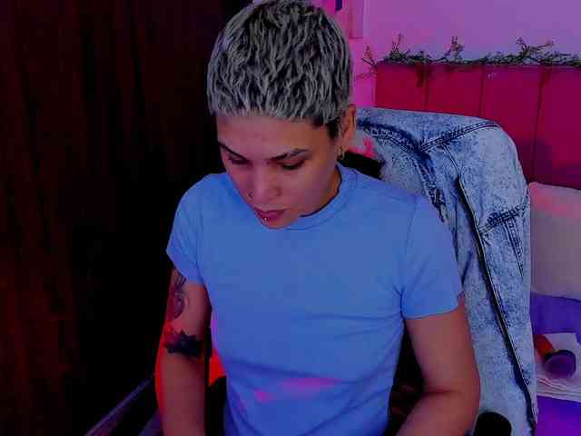 LauraR webcam