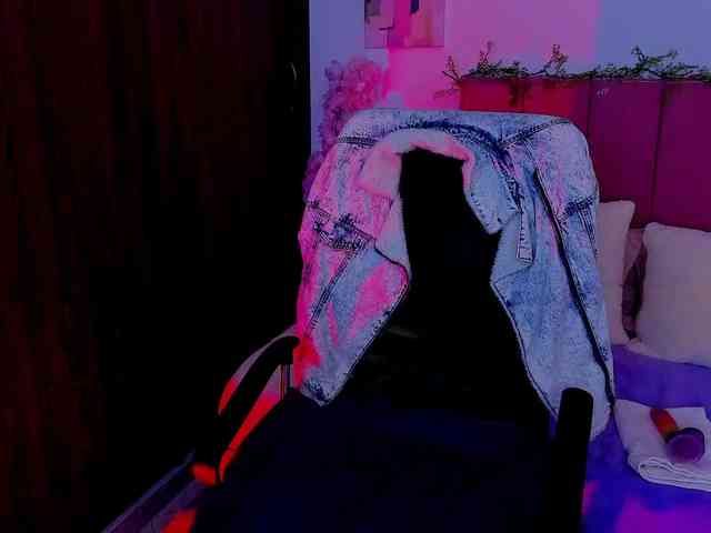 LauraR webcam