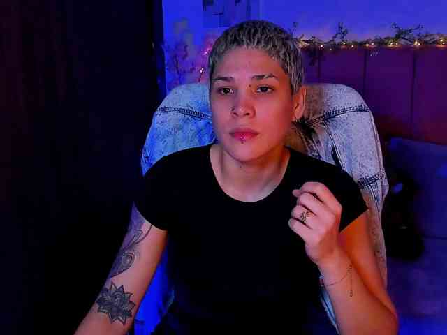 LauraR webcam
