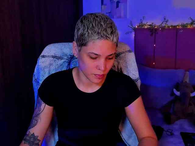 LauraR webcam