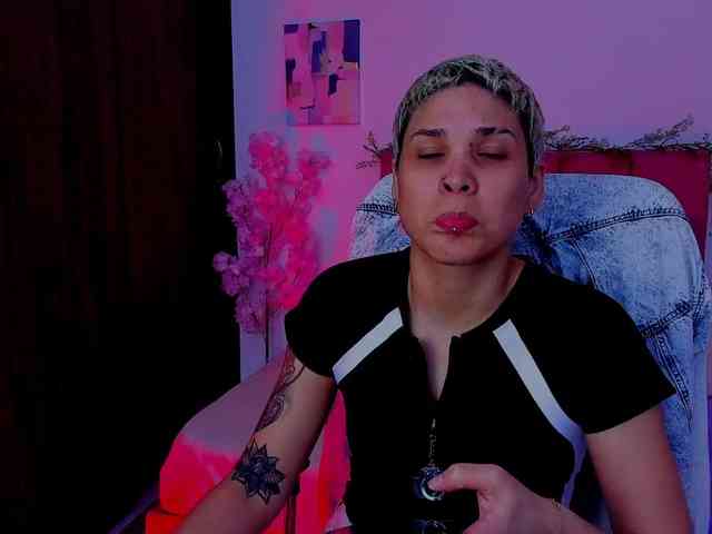 LauraR webcam