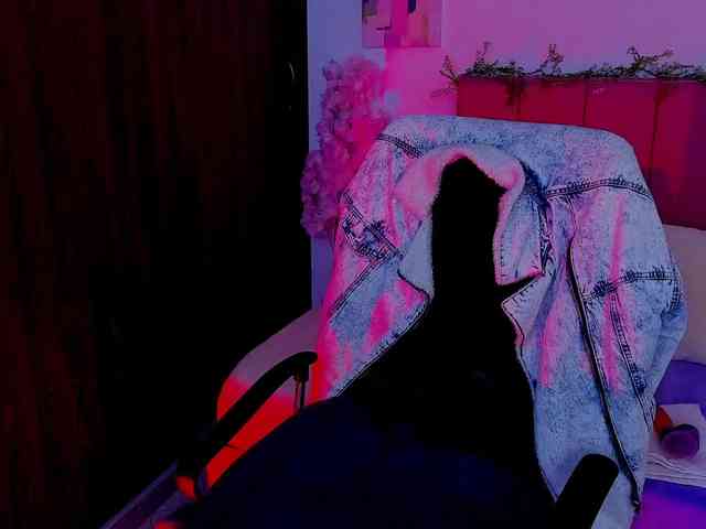 LauraR webcam