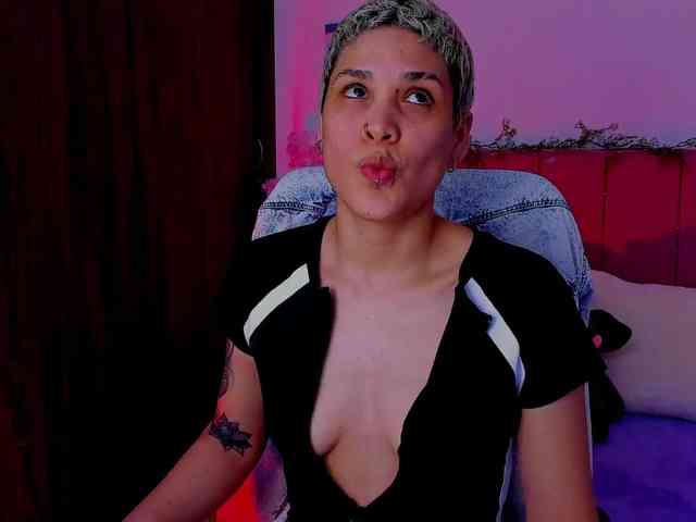 LauraR webcam