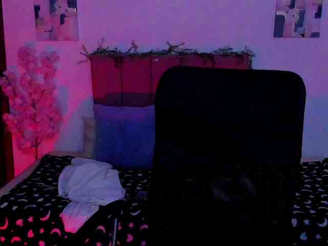 LauraR webcam