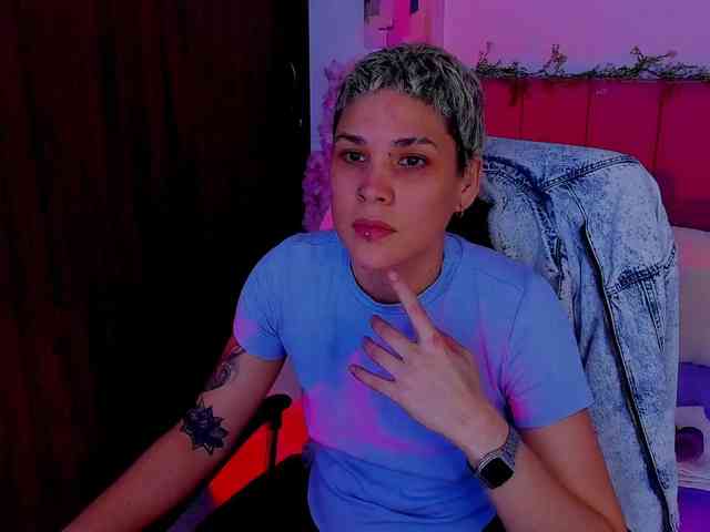 LauraR webcam