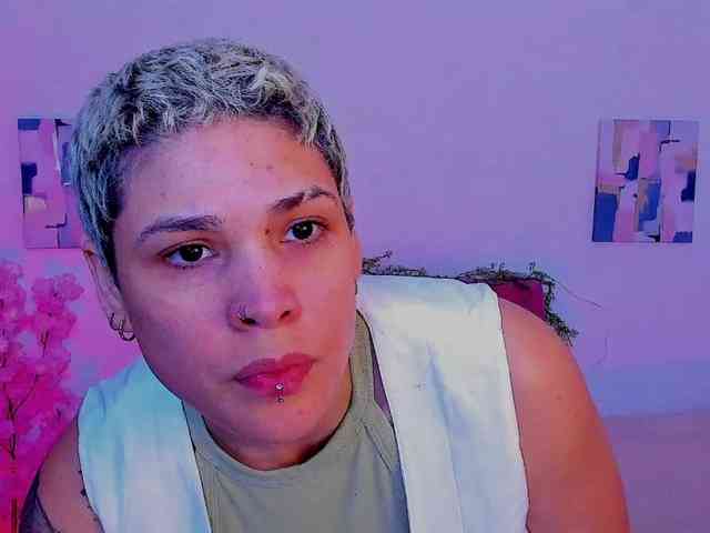 LauraR webcam