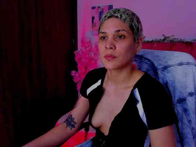 LauraR webcam