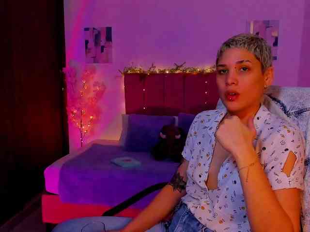 LauraR Live Webcam on BongaCams