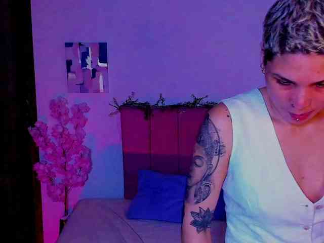 LauraR webcam