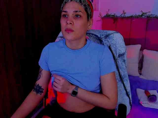 LauraR webcam