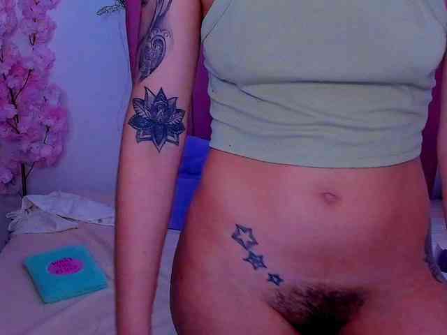 LauraR webcam