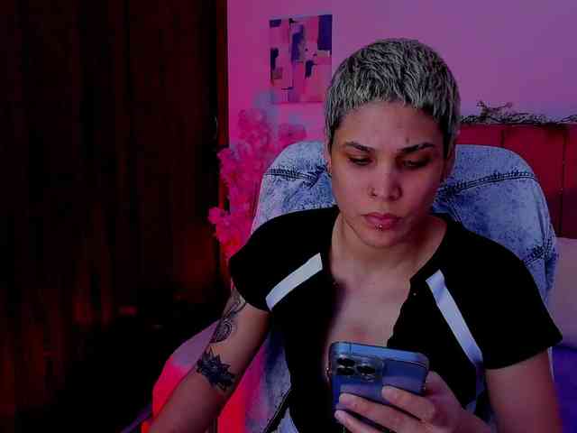 LauraR webcam
