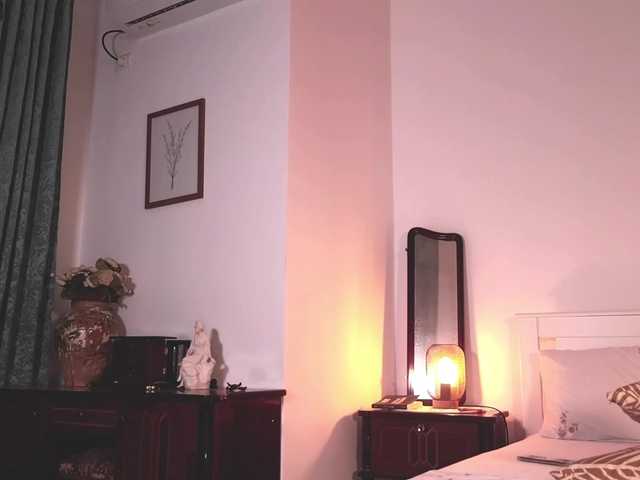 le modèle AmeliaRivera est en webcam porno dans un show sur le site bongacams, il possède les tags suivants: White/Caucasian,Blonde,Trimmed