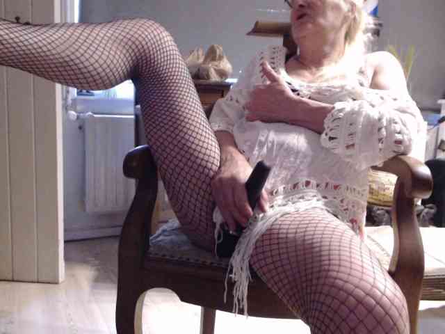 MissLuluDivine webcam