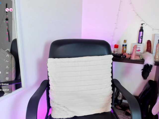 Tracylambo's BongaCams show and profile