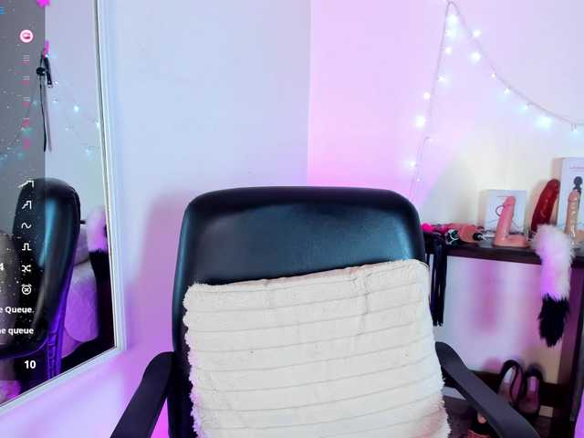 Tracylambo's BongaCams show and profile