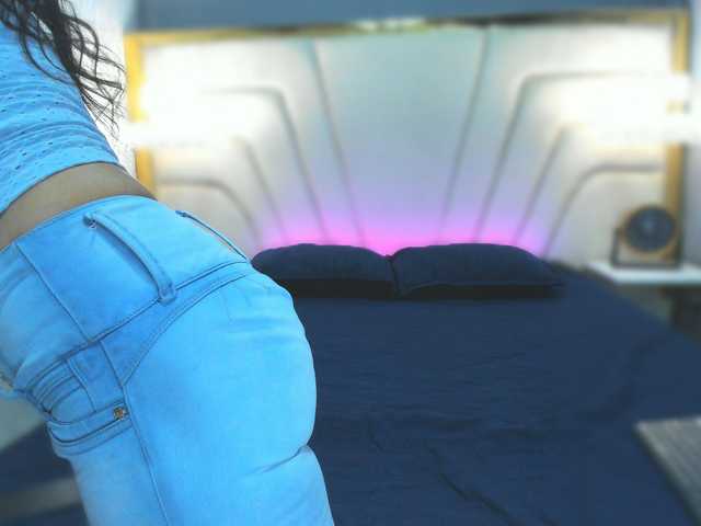 Tracylambo's BongaCams show and profile